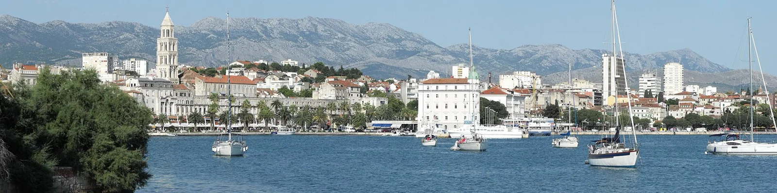 Promenáda Riva ve Splitu na Jadranu