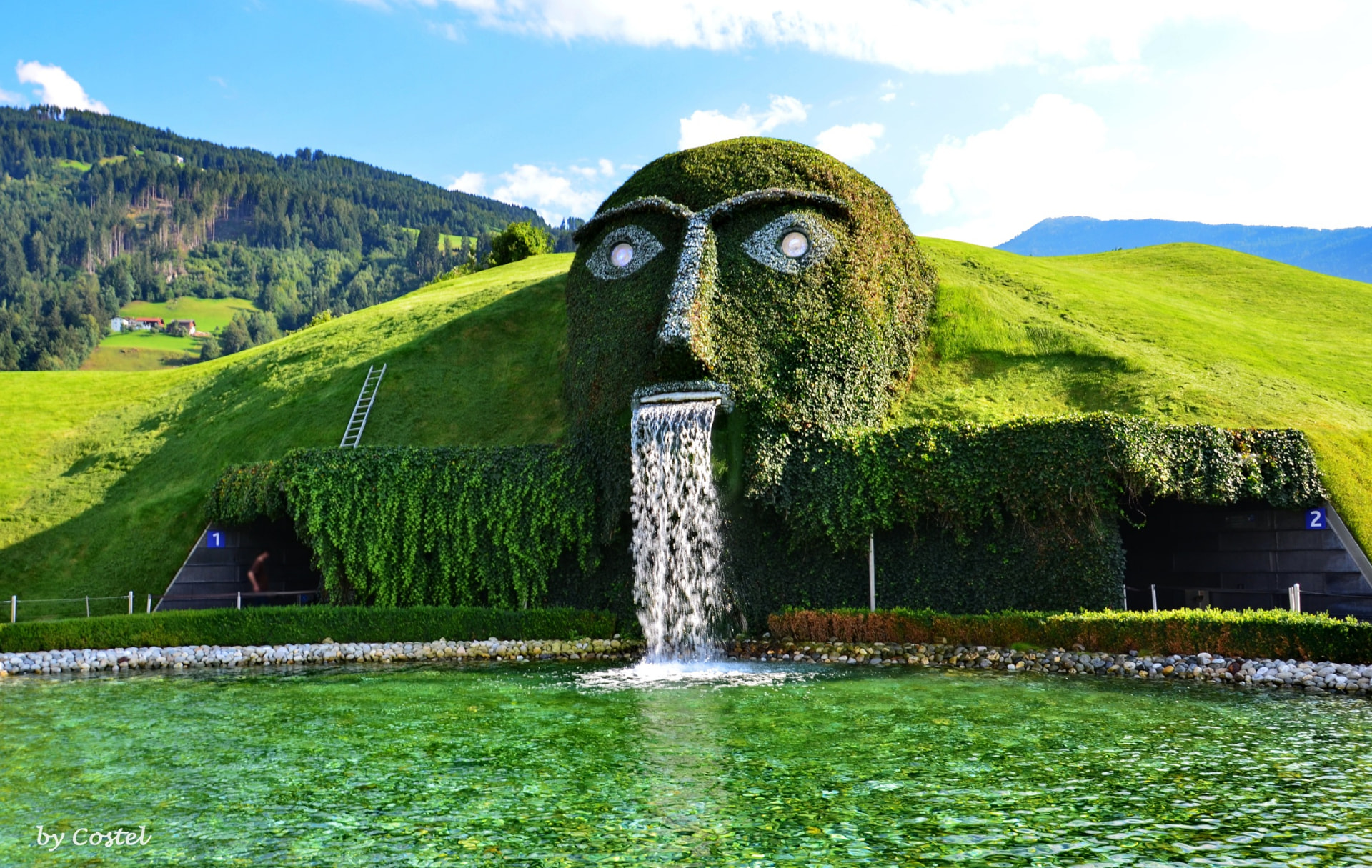 Swarovski Crystal Worlds w Wattens: za wodospadem Olbrzyma